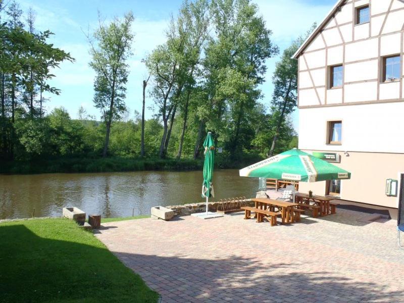 Penzion Cerny Mlyn Sokolov Brezova  Extérieur photo